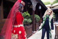 Дочь Анара Мамедханова в очаровательных платьях для Европы (ФОТО)