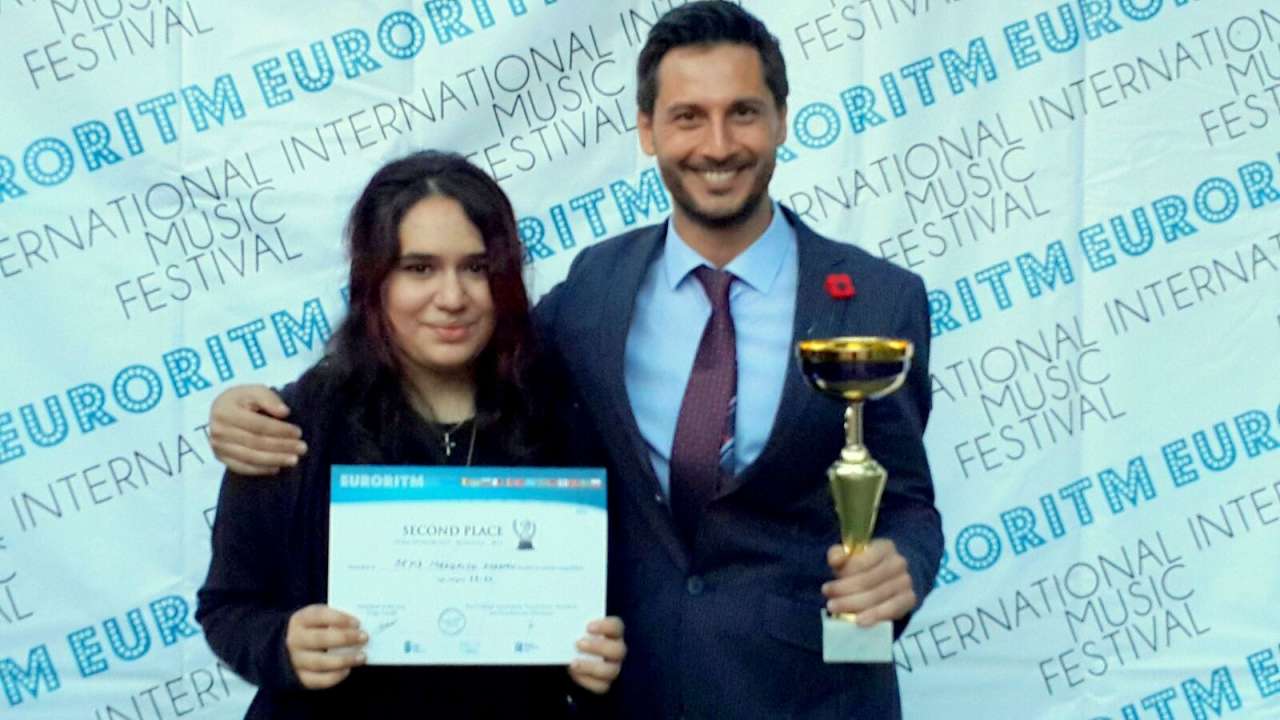 Жасмин с композицией "Сары гялин" покорила Европу (ВИДЕО, ФОТО)