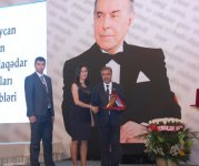 Вручены награды представителям СМИ, награжденным по распоряжению Президента Ильхама Алиева (ФОТО)