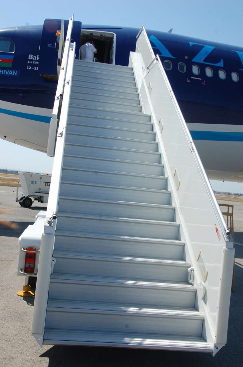 Снижение цен на авиабилеты может повлечь закрытие некоторых рейсов - AZAL (ФОТО)