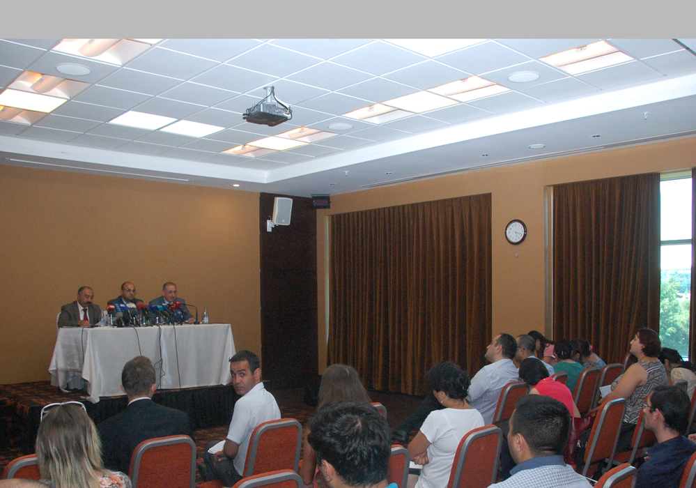 Снижение цен на авиабилеты может повлечь закрытие некоторых рейсов - AZAL (ФОТО)