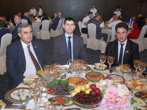 Вручены награды представителям СМИ, награжденным по распоряжению Президента Ильхама Алиева (ФОТО)