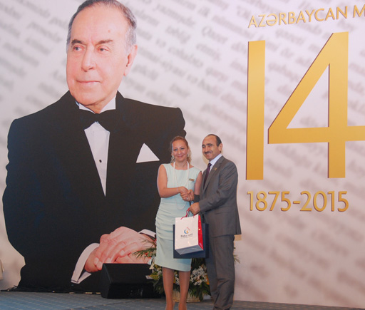 Вручены награды представителям СМИ, награжденным по распоряжению Президента Ильхама Алиева (ФОТО)