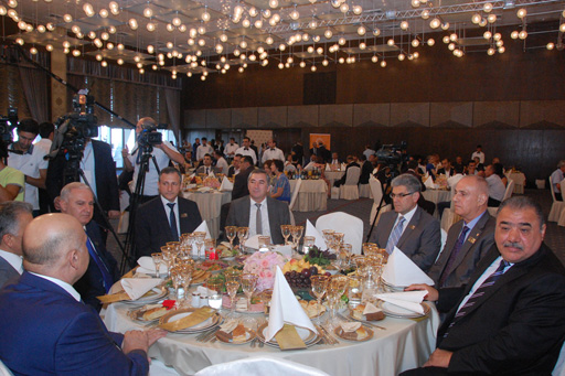 Вручены награды представителям СМИ, награжденным по распоряжению Президента Ильхама Алиева (ФОТО)