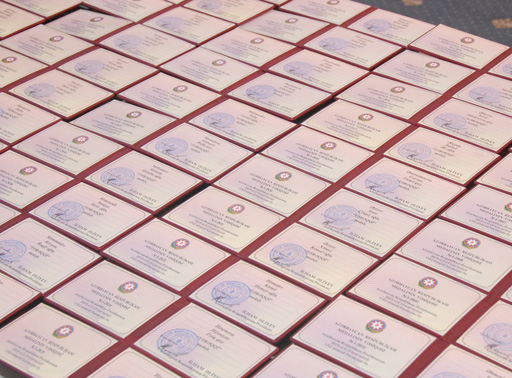 Вручены награды представителям СМИ, награжденным по распоряжению Президента Ильхама Алиева (ФОТО)