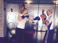 Певица Нура Сури – от кулинарии до бокса, джиу-джитсу и борьбы (ФОТО)