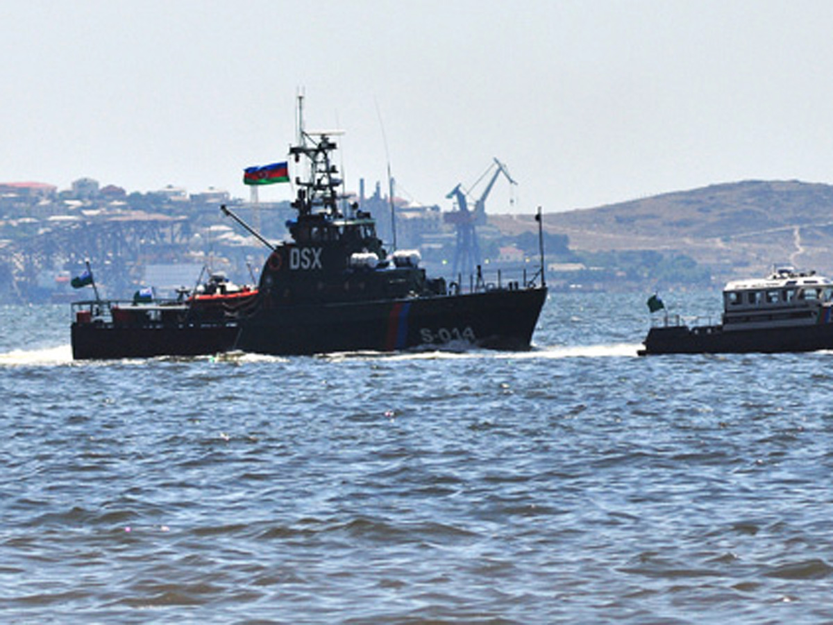 Погранслужба Азербайджана оказала помощь в госпитализации членов иранского и российского сухогрузов