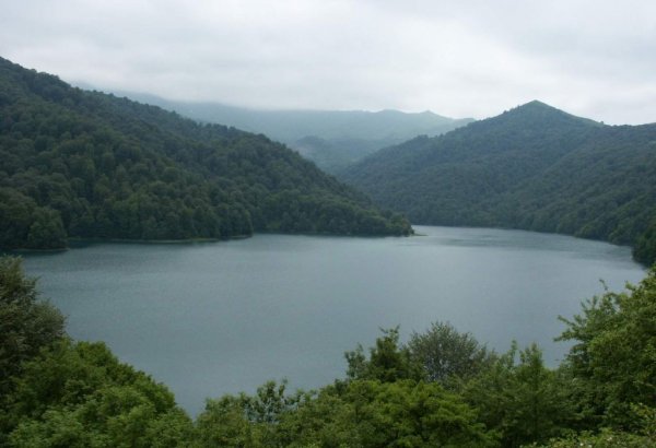 Эколог Тельман Зейналов призвал не мусорить на территории Гекгеля