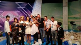 Ламие Алекпергызы преподнесли живого питона из Египта (ФОТО)