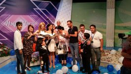 Ламие Алекпергызы преподнесли живого питона из Египта (ФОТО)