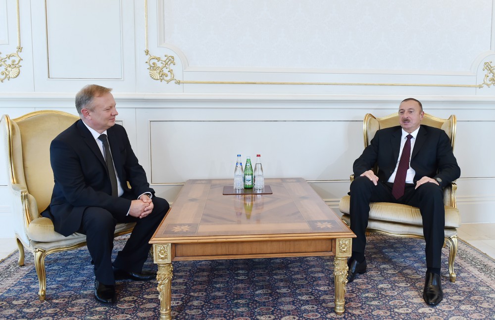 Президент Азербайджана принял верительные грамоты посла Беларуси