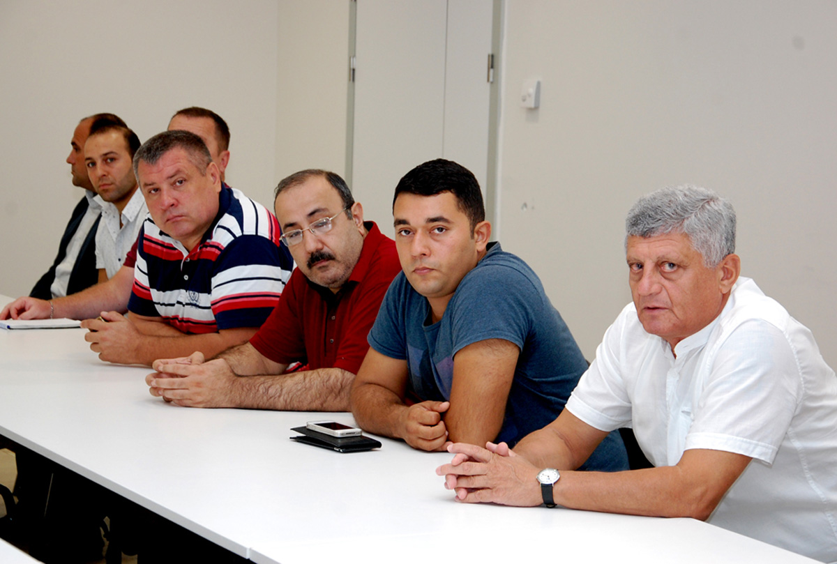 В Азербайджане начинается подготовка молодых пловцов