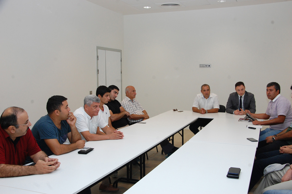 В Азербайджане начинается подготовка молодых пловцов