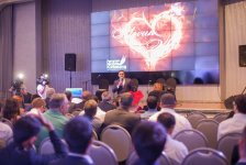 На американском телеканале представлен сюжет о выставке Нуриды Курбановой "Душа пламени" (ВИДЕО,ФОТО)