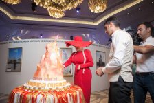 На американском телеканале представлен сюжет о выставке Нуриды Курбановой "Душа пламени" (ВИДЕО,ФОТО)