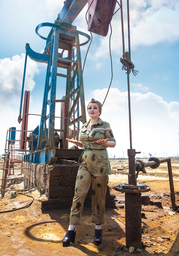 На американском телеканале представлен сюжет о выставке Нуриды Курбановой "Душа пламени" (ВИДЕО,ФОТО)