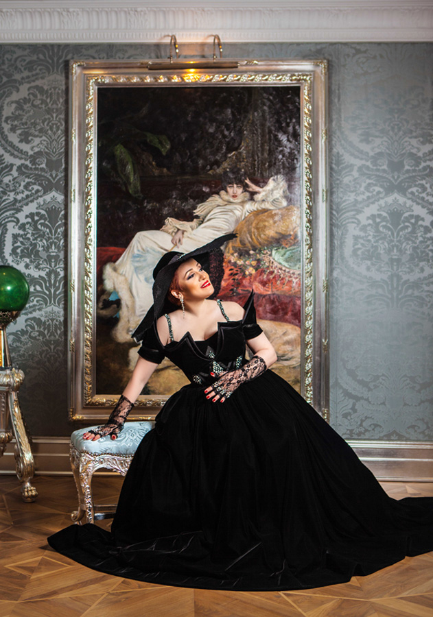 На американском телеканале представлен сюжет о выставке Нуриды Курбановой "Душа пламени" (ВИДЕО,ФОТО)