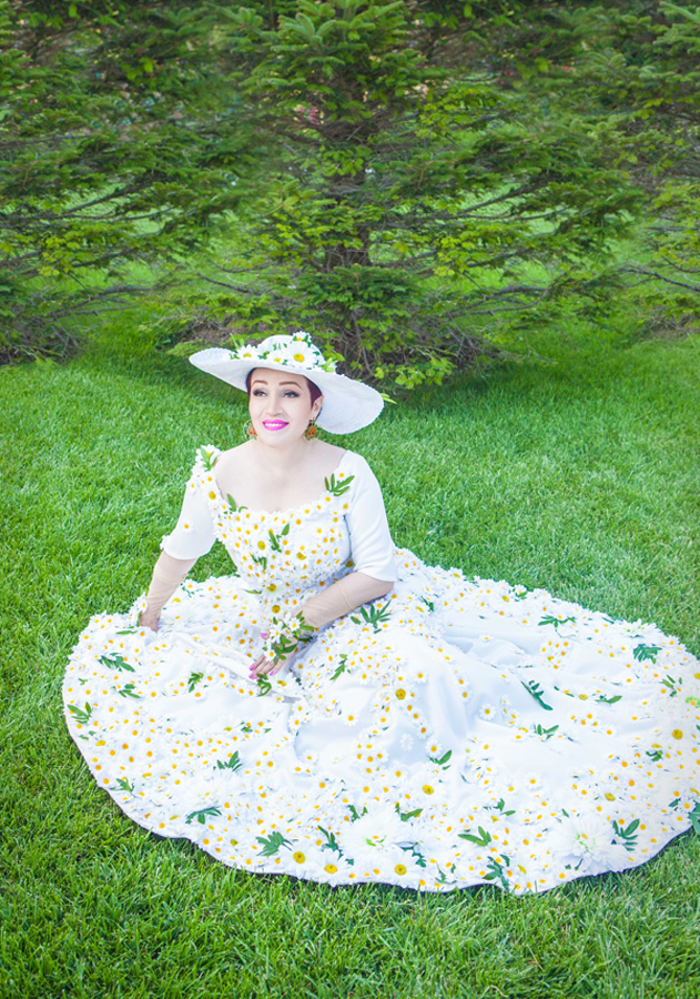 На американском телеканале представлен сюжет о выставке Нуриды Курбановой "Душа пламени" (ВИДЕО,ФОТО)