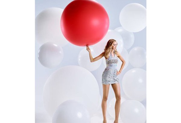 В США нашли новую самую длинноногую девушку