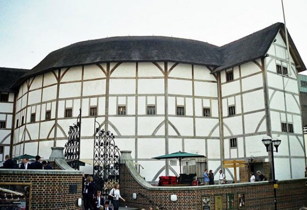 В Баку выступит легендарный лондонский театр "Глобус"