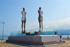 В Батуми открылась восстановленная скульптура "Али и Нино" (ФОТО)