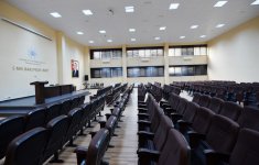 Президент Азербайджана ознакомился с состоянием Бакинского профлицея №5 после реконструкции