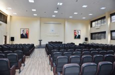 Президент Азербайджана ознакомился с состоянием Бакинского профлицея №5 после реконструкции