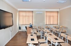 Президент Азербайджана ознакомился с состоянием Бакинского профлицея №5 после реконструкции