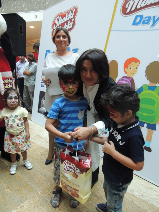 Азербайджанские звезды провели для детей сладкий вечер с сюрпризами (ФОТО)