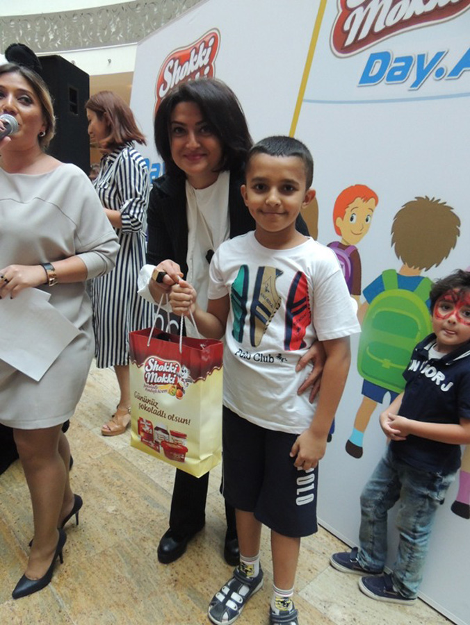 Азербайджанские звезды провели для детей сладкий вечер с сюрпризами (ФОТО)