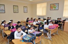 Президент Азербайджана ознакомился с условиями в бакинской средней школе после реконструкции (ФОТО)