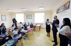 Президент Азербайджана ознакомился с условиями в бакинской средней школе после реконструкции (ФОТО)
