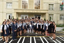 Президент Азербайджана ознакомился с условиями в бакинской средней школе после реконструкции (ФОТО)