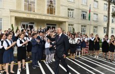 Президент Азербайджана ознакомился с условиями в бакинской средней школе после реконструкции (ФОТО)