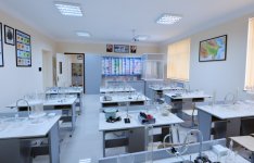 Президент Азербайджана ознакомился с условиями в бакинской средней школе после реконструкции (ФОТО)