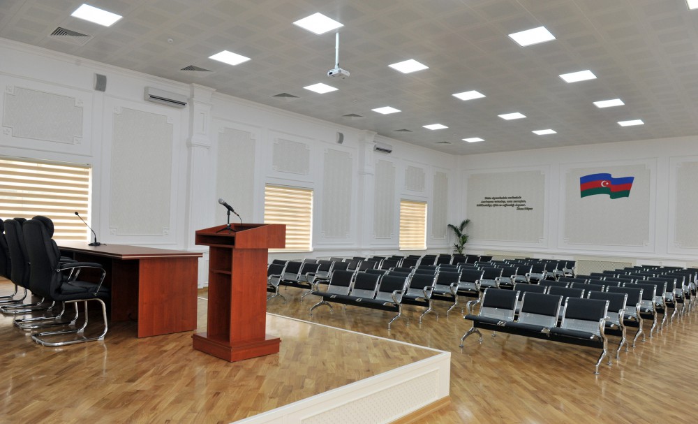 Президент Азербайджана ознакомился с условиями в бакинской средней школе после реконструкции (ФОТО)