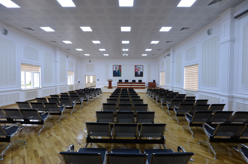 Президент Азербайджана ознакомился с условиями в бакинской средней школе после реконструкции (ФОТО)