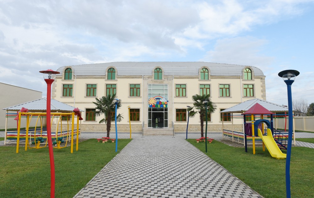 Президент Ильхам Алиев принял участие в открытии яслей-детсада в Кюрдамире