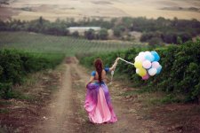 Певица Хатун в виноградном саду (ФОТО)