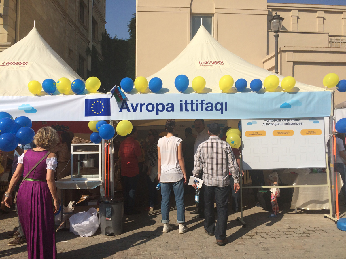 В Баку открылся "Европейский городок" (ФОТО)