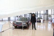 Стивен Сигал хотел бы дать концерт в Центре Гейдара Алиева (ФОТО)