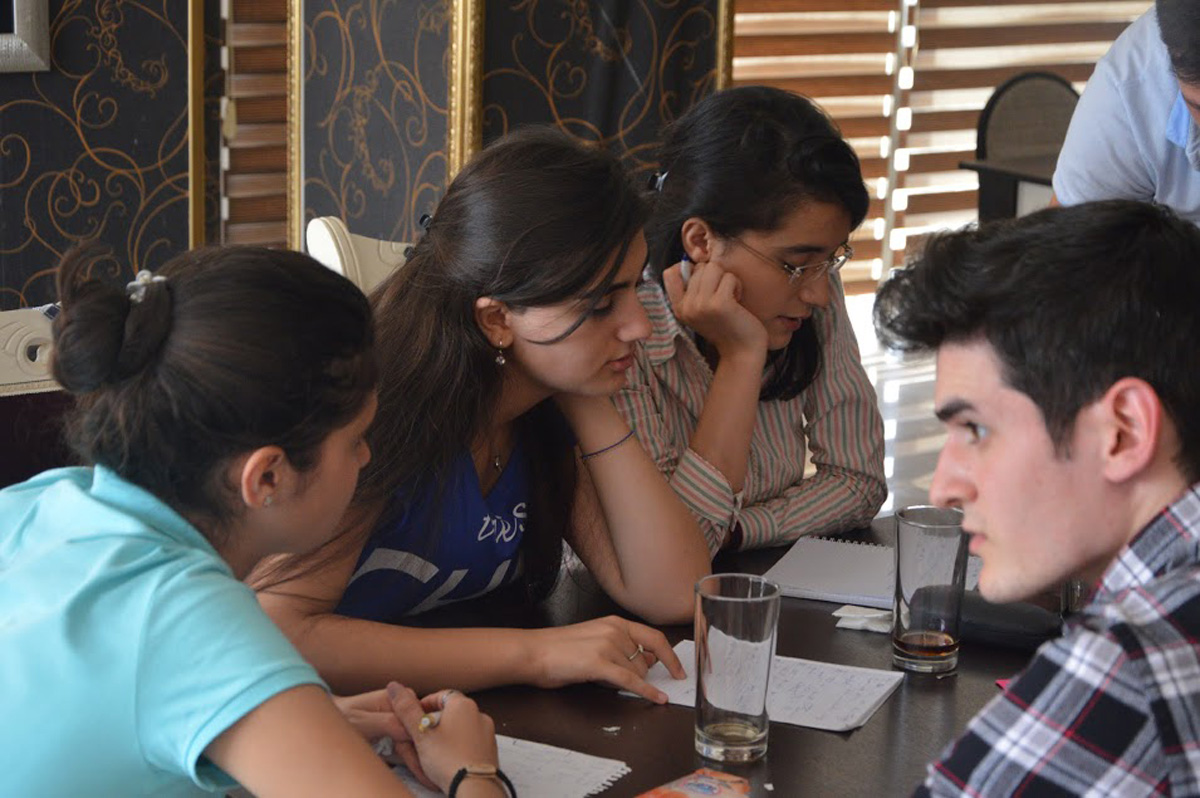 Черная нефть и светлые умы – битва азербайджанских знатоков (ФОТО)