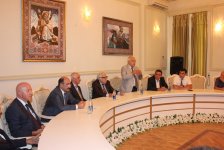 Народному поэту Азербайджана вручен орден "Шараф" (ФОТО)