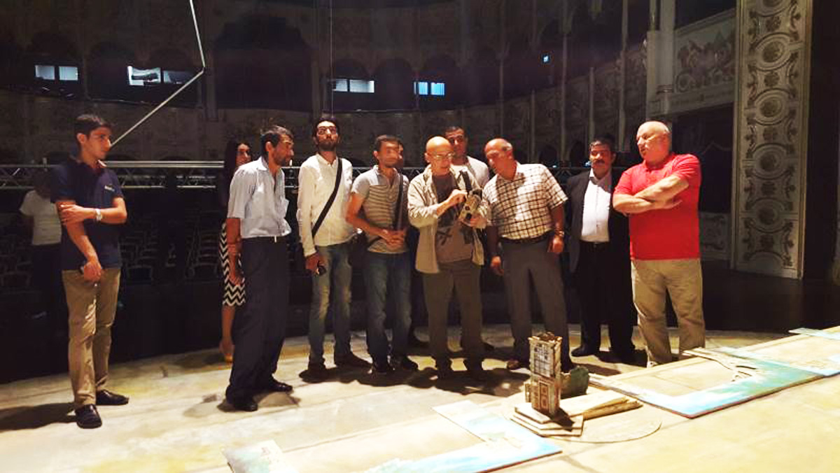 Российский театральный художник провел мастер-класс в Баку (ФОТО)