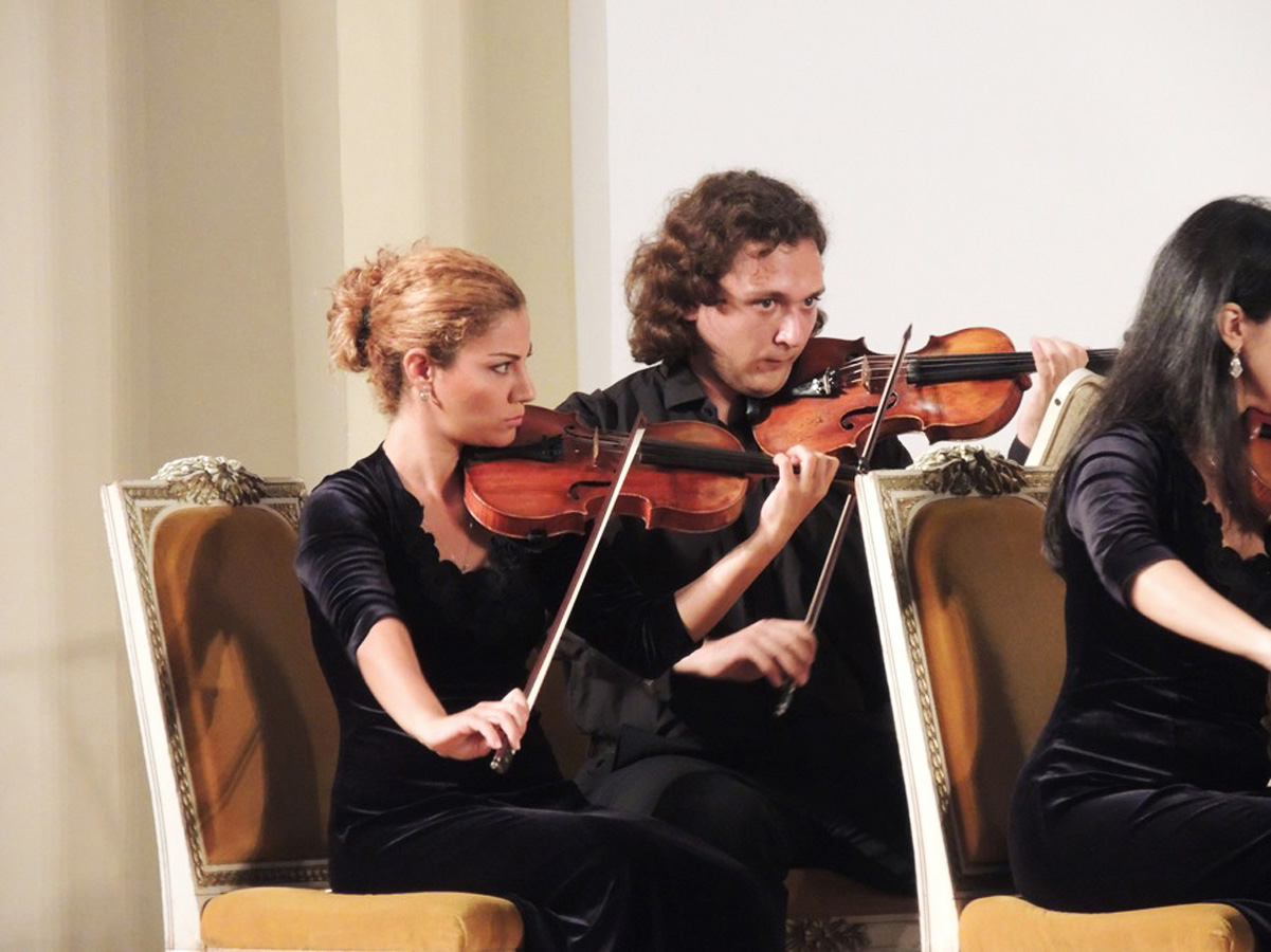 Турецкие музыканты вызвали шквал аплодисментов на бакинской сцене (ФОТО)