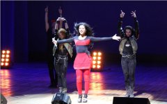 Певица Нюша после выступления в Баку уйдет со сцены (ФОТО)