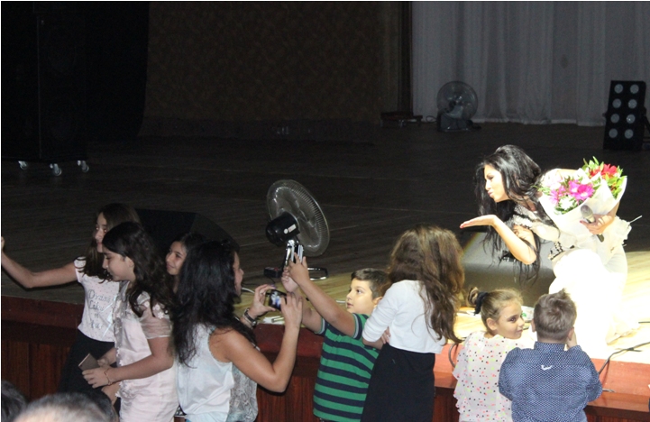 Певица Нюша после выступления в Баку уйдет со сцены (ФОТО)