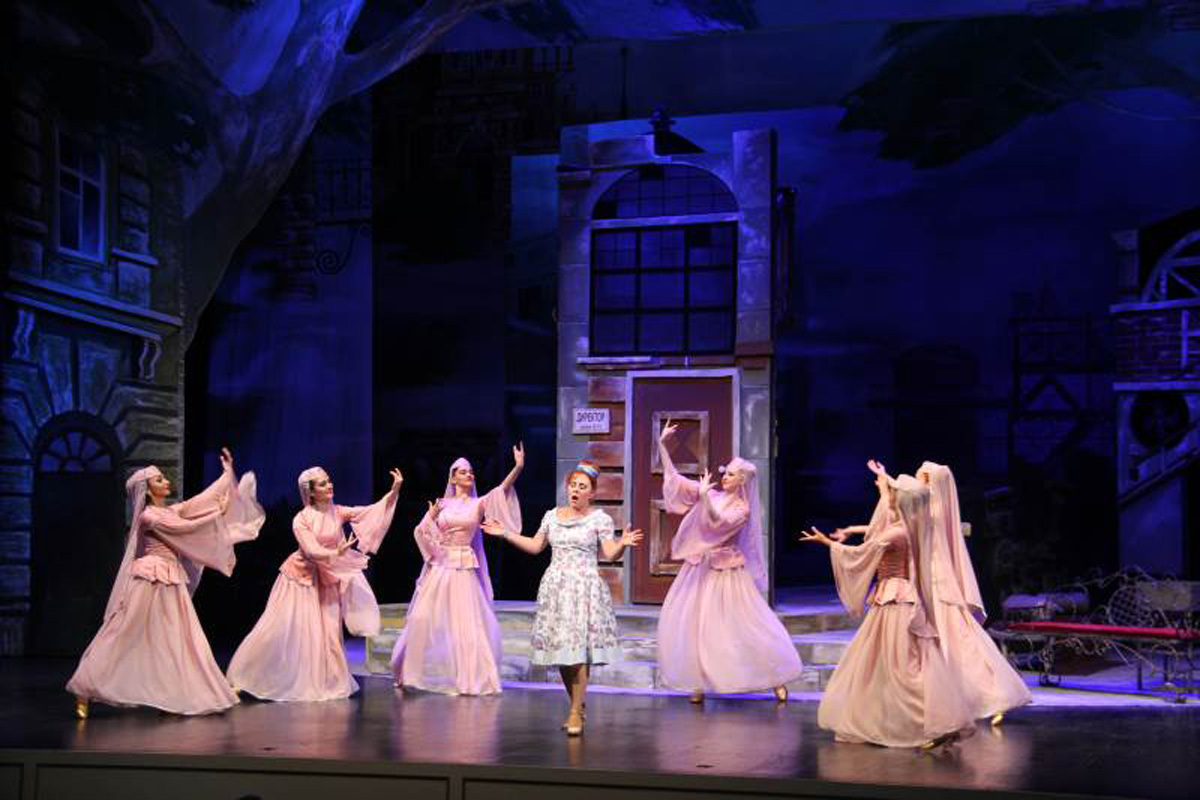 "Кавказская племянница" - новая интерпретация вызвала овации бакинцев (ФОТО)