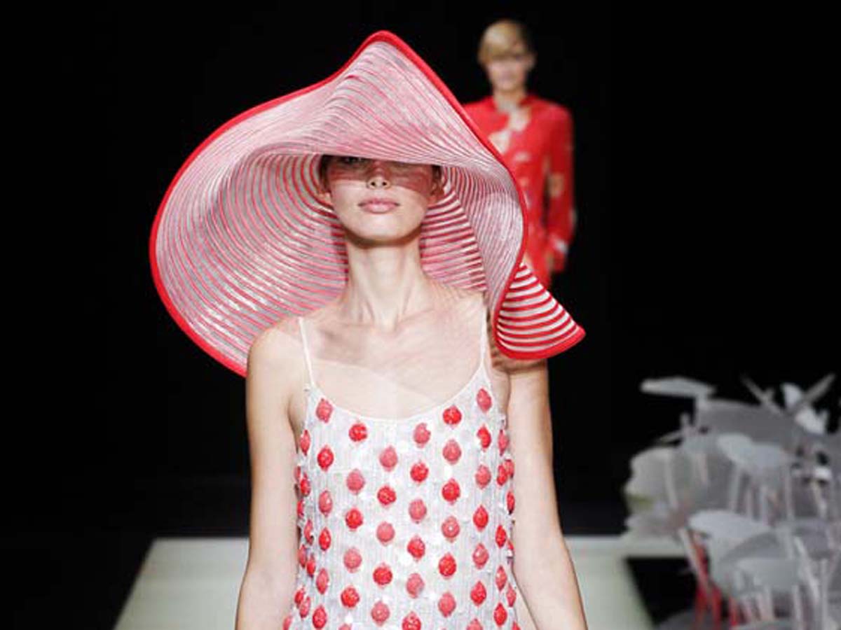 Модный дом Giorgio Armani представил новую коллекцию (ФОТО)