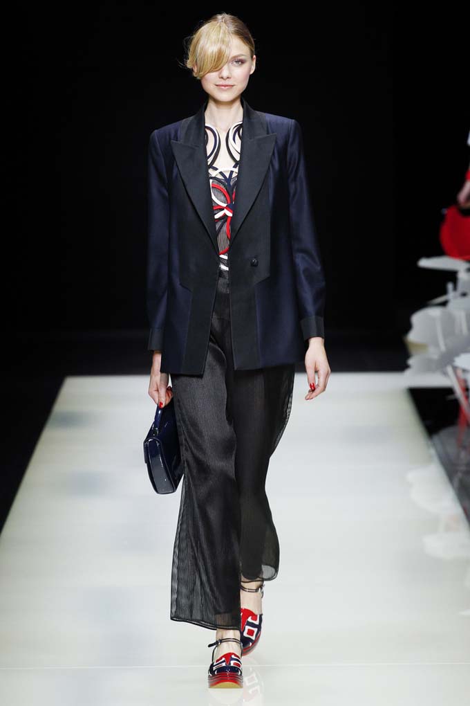 Модный дом Giorgio Armani представил новую коллекцию (ФОТО)